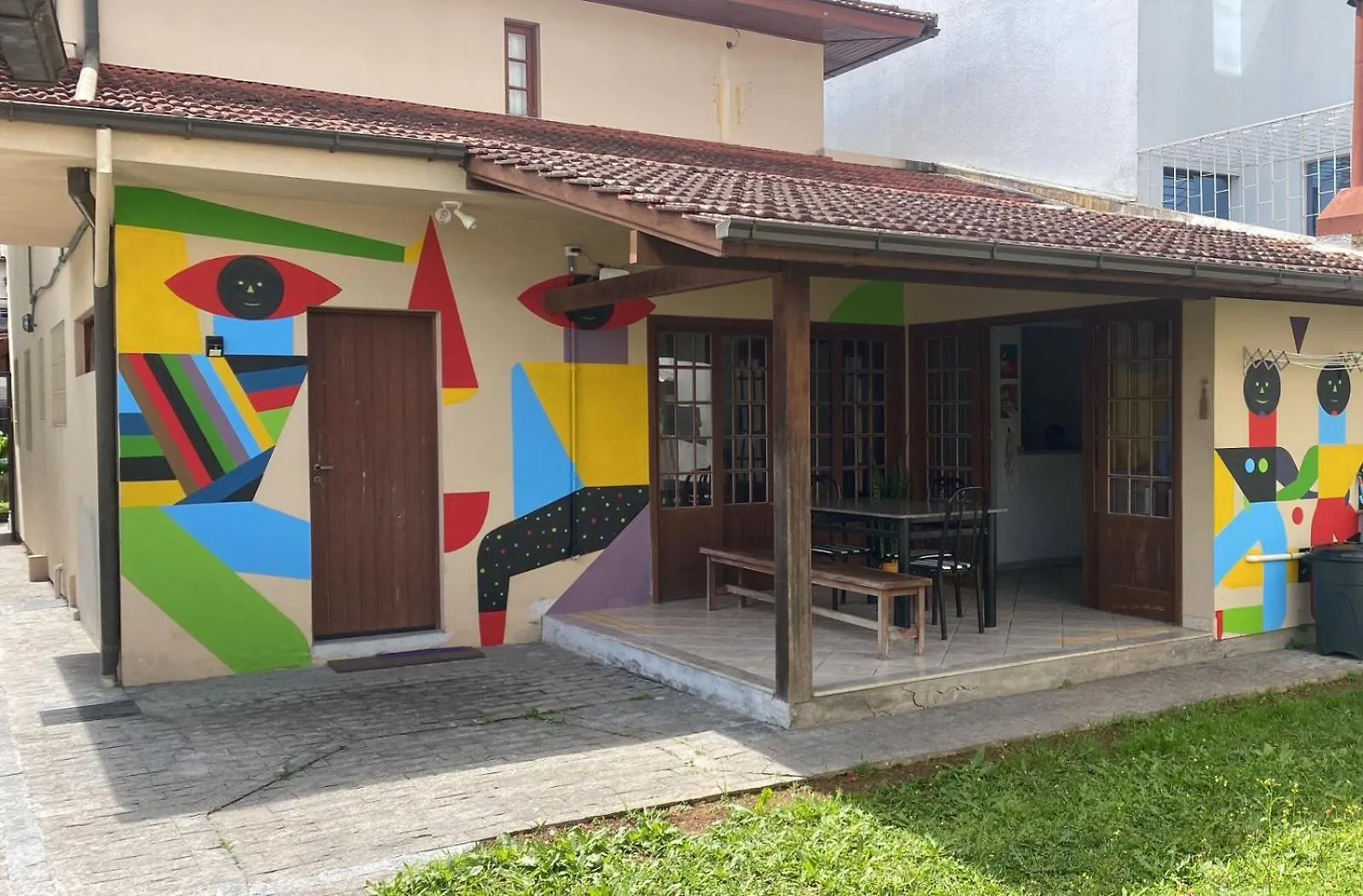 Neighbor.Hub Hostel & Coliving Floripa contacts